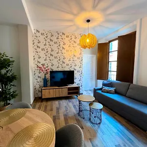 apartamentos-gran-via-colon-3000.es-andalucia.com/